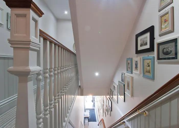 W12 Rooms